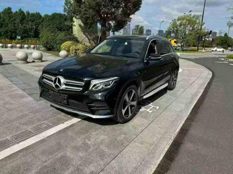 奔驰GLC 正面外观二