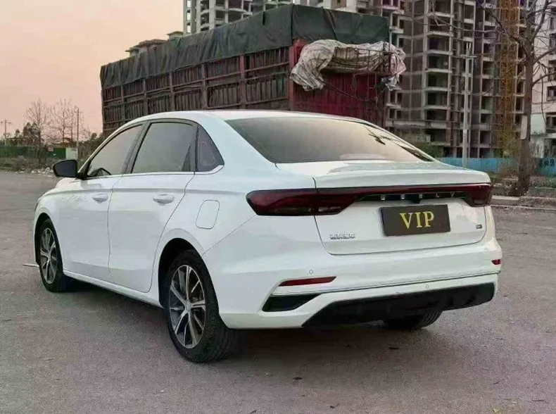 吉利帝豪 内饰前排