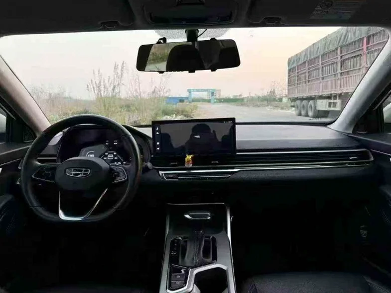 吉利帝豪 后面外观二