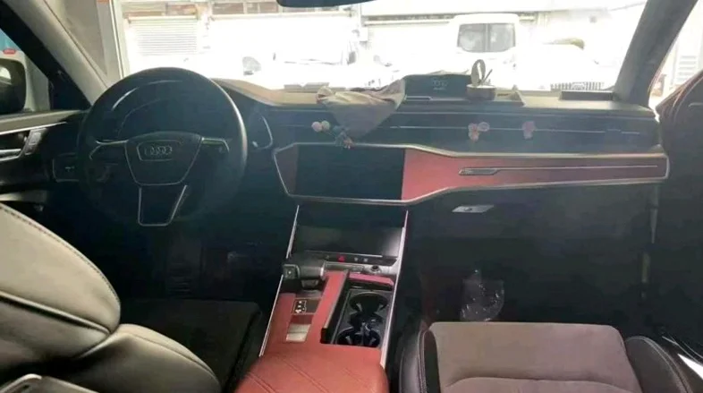 奥迪A6L 后面外观一