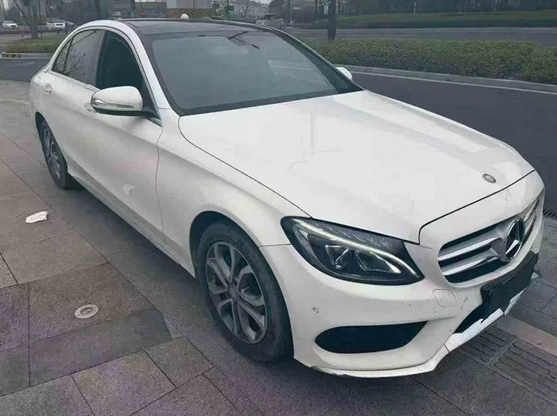 奔驰C 正面外观三