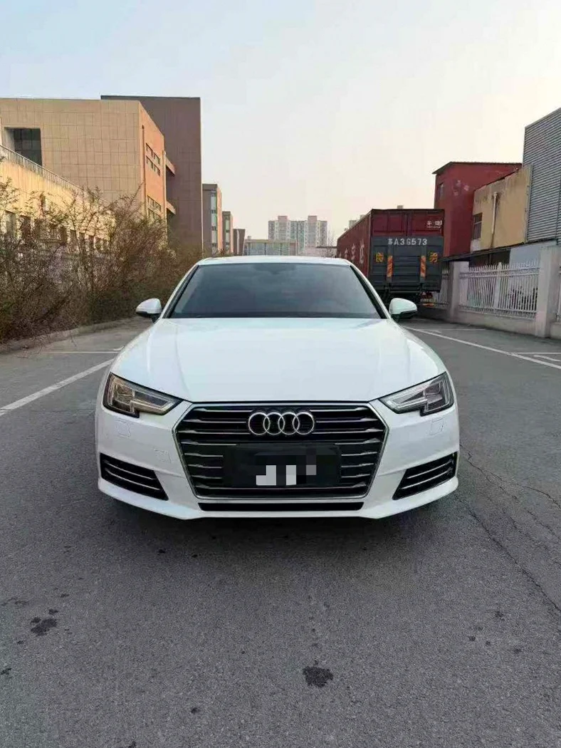 18年奥迪A4L 2.0T高配