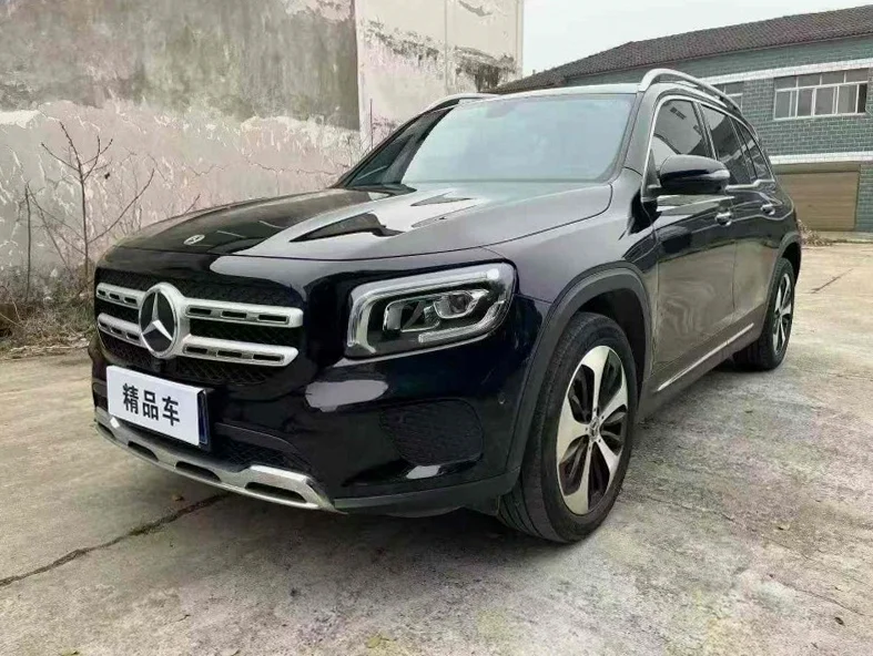 奔驰GLB 正面外观三