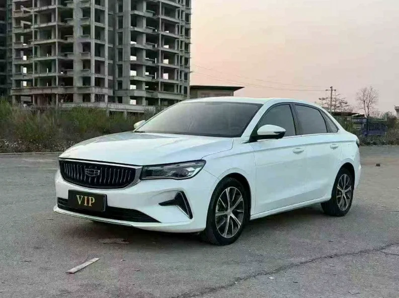 吉利帝豪 正面外观二