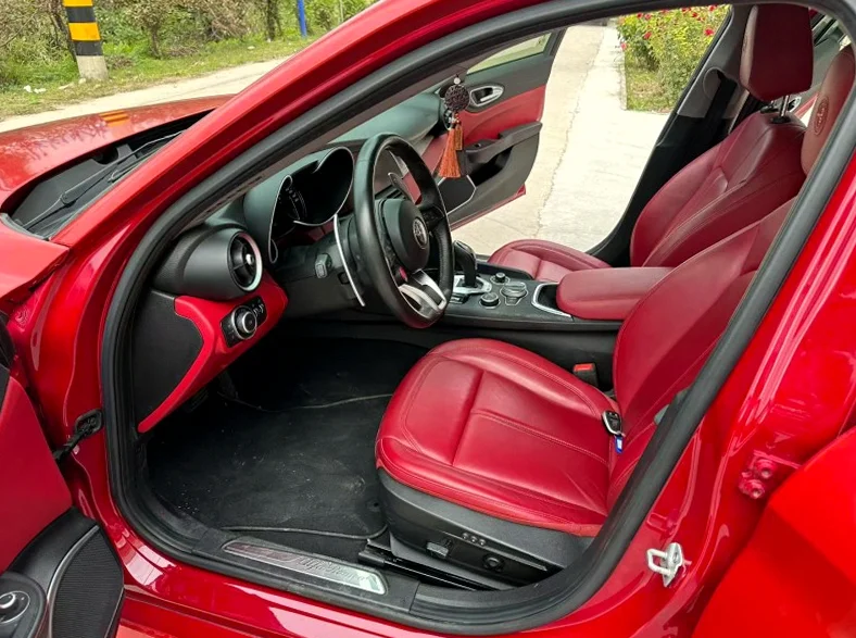 阿尔法·罗密欧Giulia 后面外观三