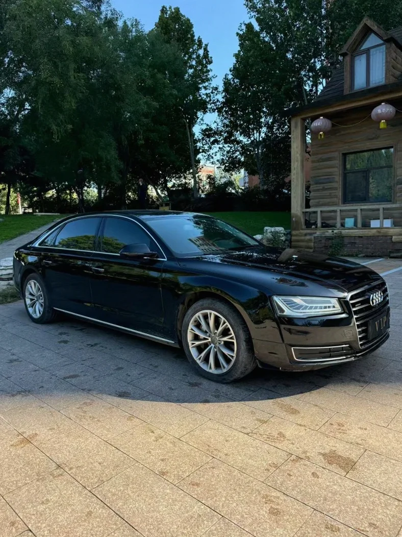 奥迪A8L 正面外观三