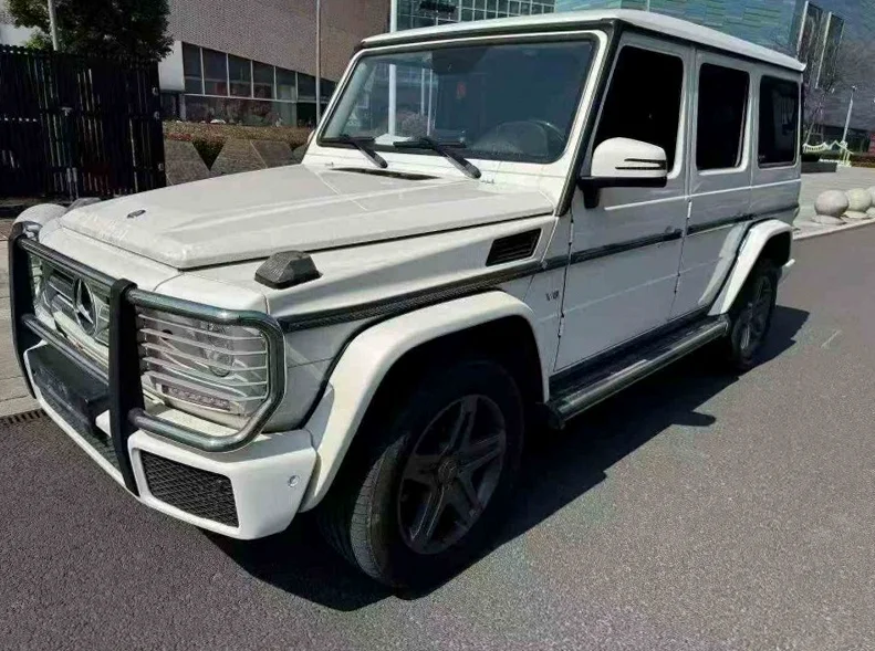 奔驰G 正面外观三