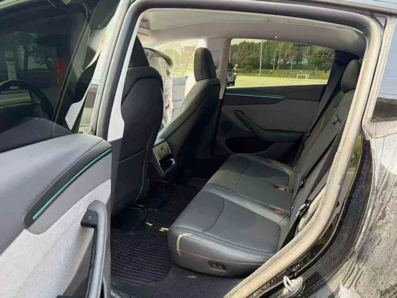 特斯拉MODEL 后面外观二