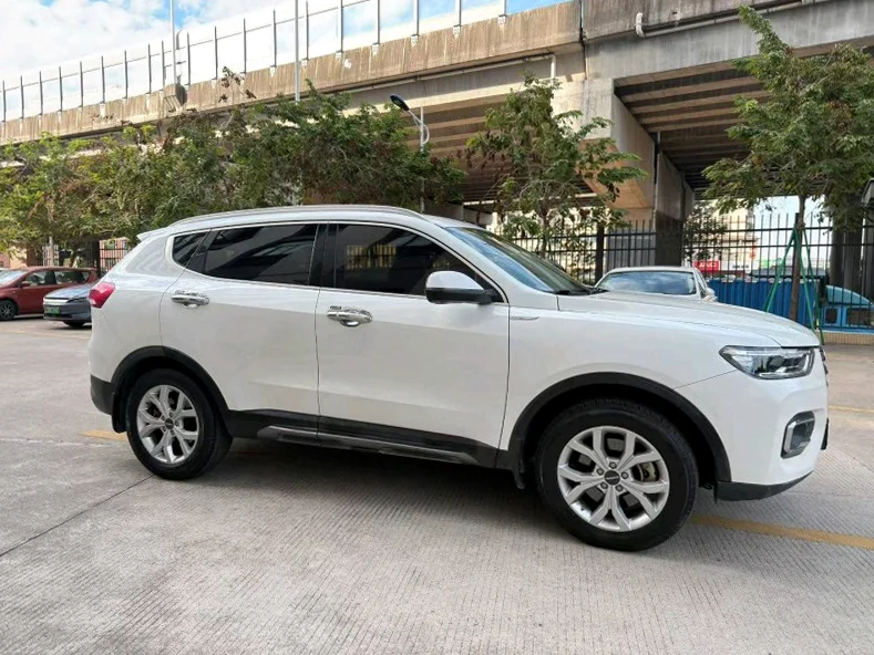 哈弗H6 正面外观三