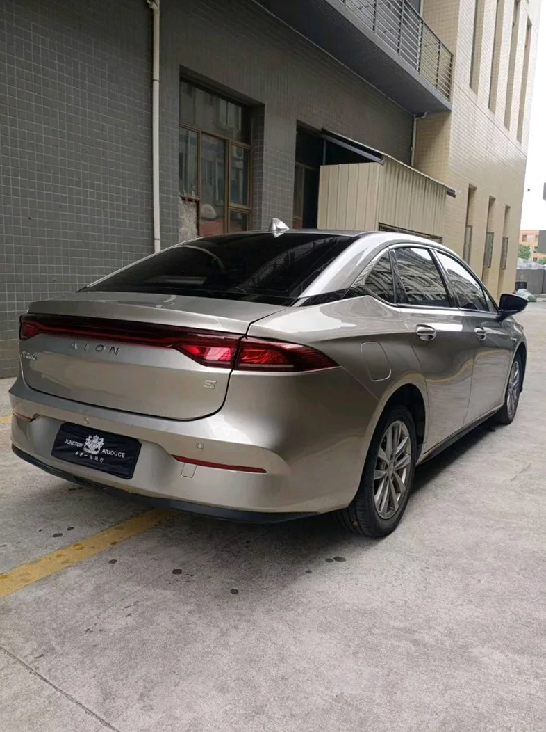 传祺埃安S580 内饰前排