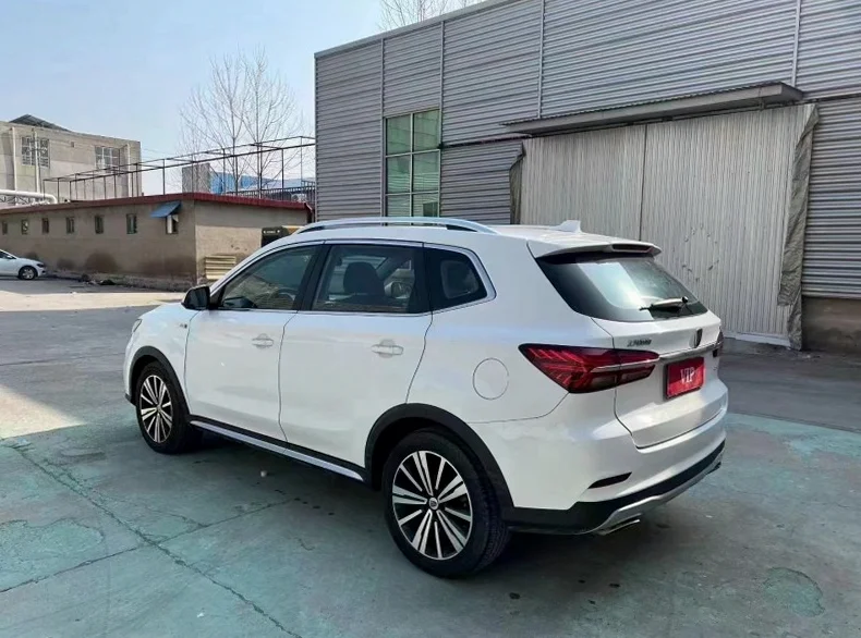 荣威RX5 内饰后排