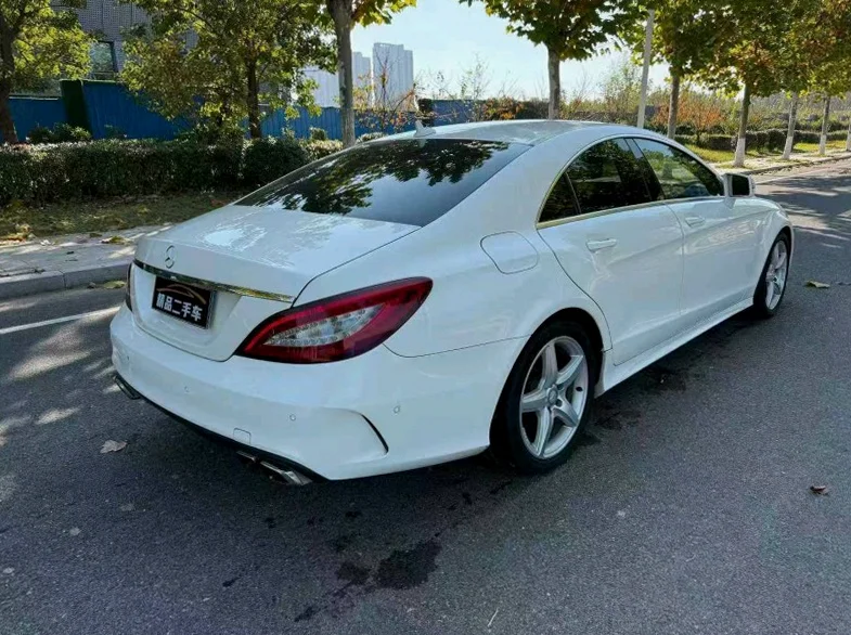 奔驰CLS 后面外观一