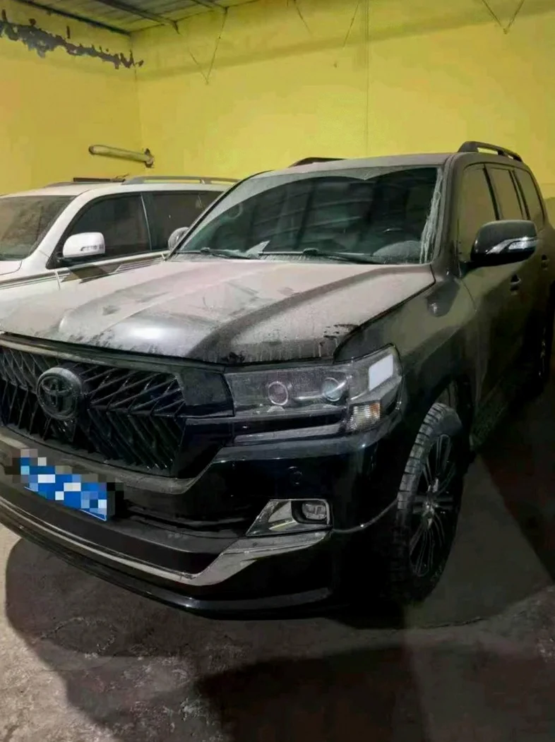 15年丰田兰德酷路泽4000黑武士