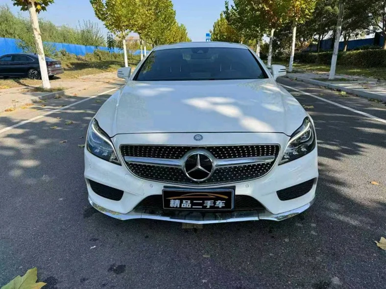 徐州2017年奔驰CLS半价车 正面外观一