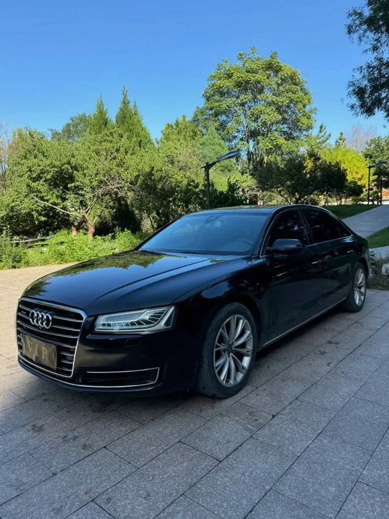 奥迪A8L 正面外观二