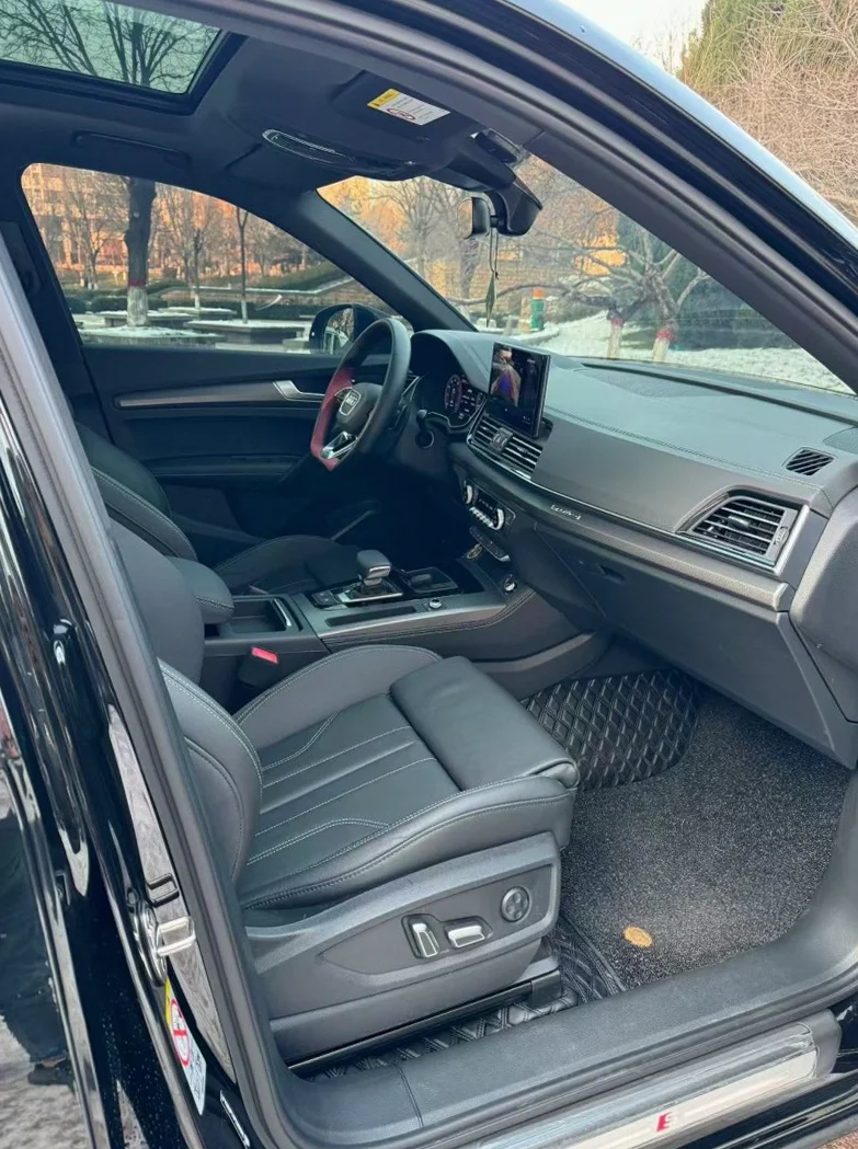 奥迪Q5 后面外观三