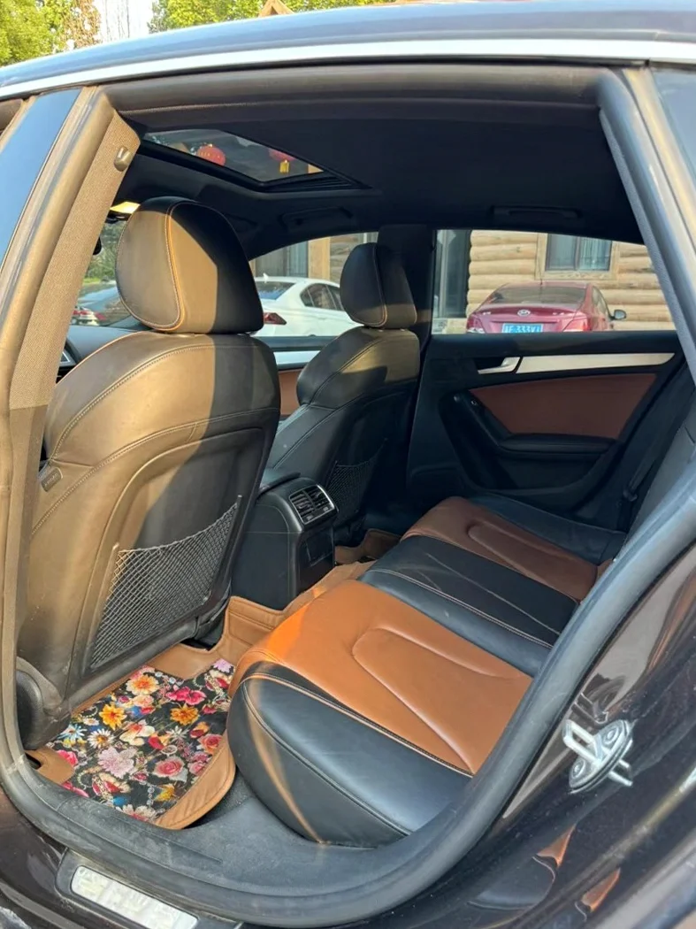 奥迪A5 内饰前排