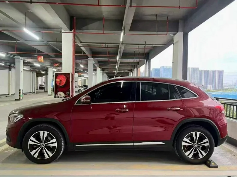 奔驰GLA 正面外观二