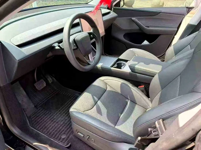 特斯拉MODEL 后面外观一