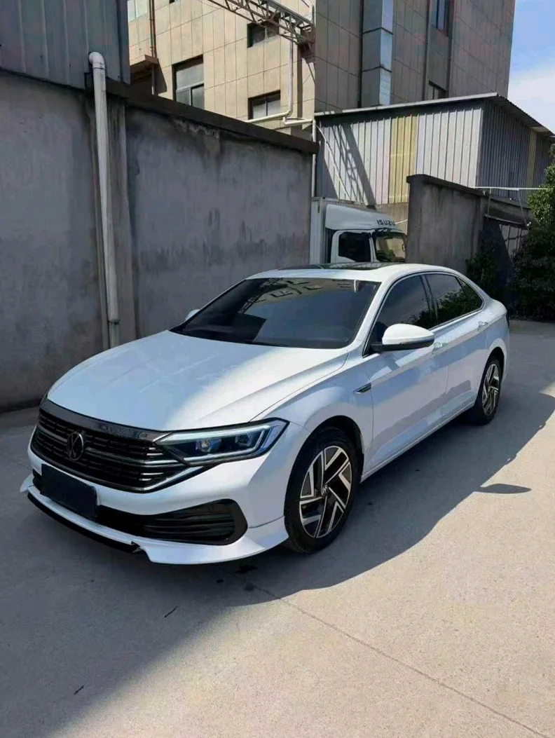 大众速腾 正面外观三