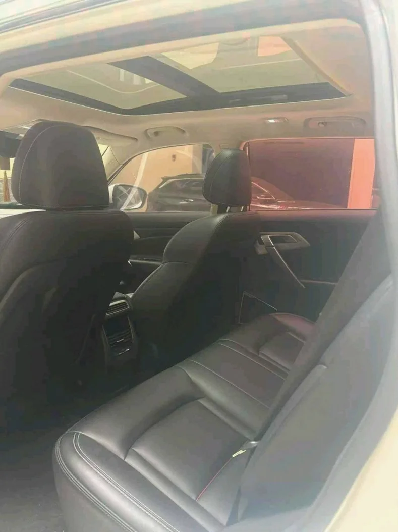 吉利博越 驾驶室