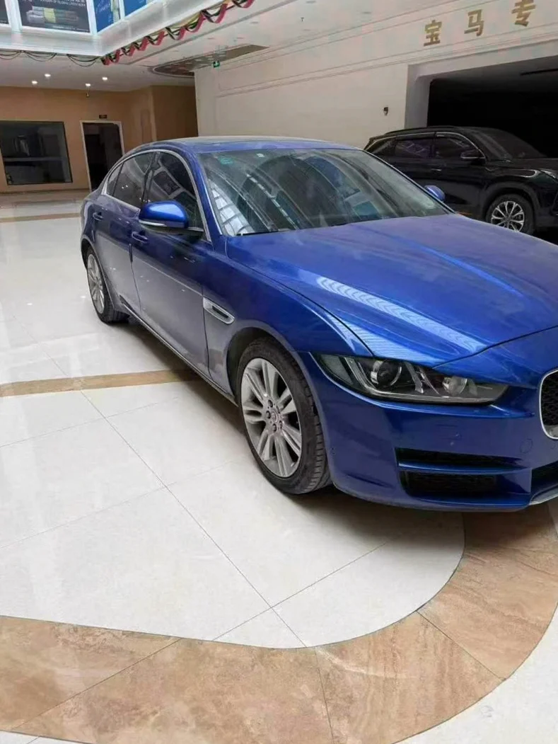 捷豹XEL 正面外观三