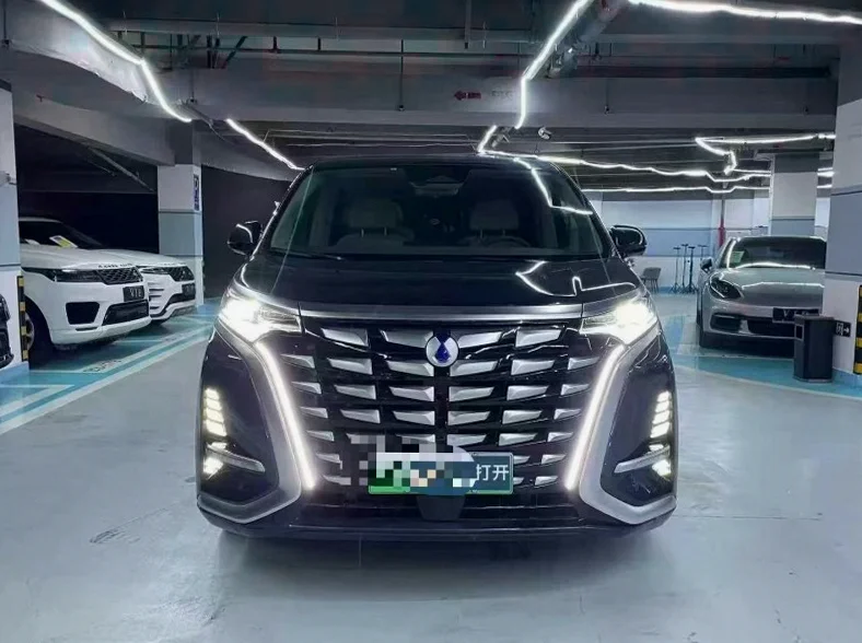 23年腾势D9 DM-i 1040尊贵型