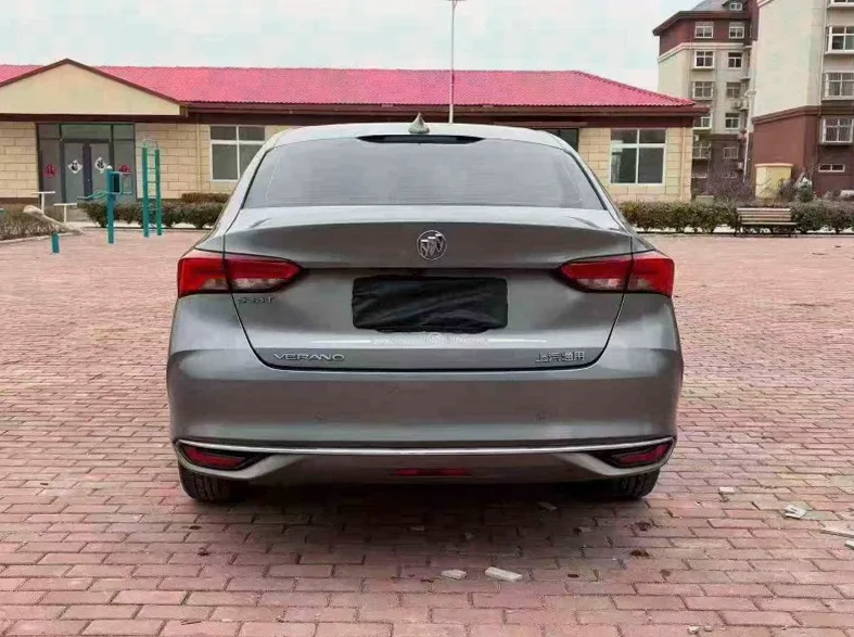 别克威朗 驾驶室