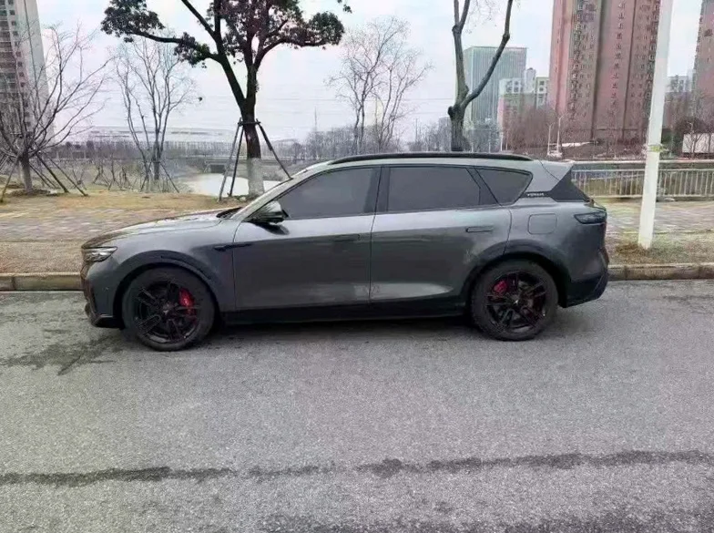 岚图汽车FREE 内饰后排