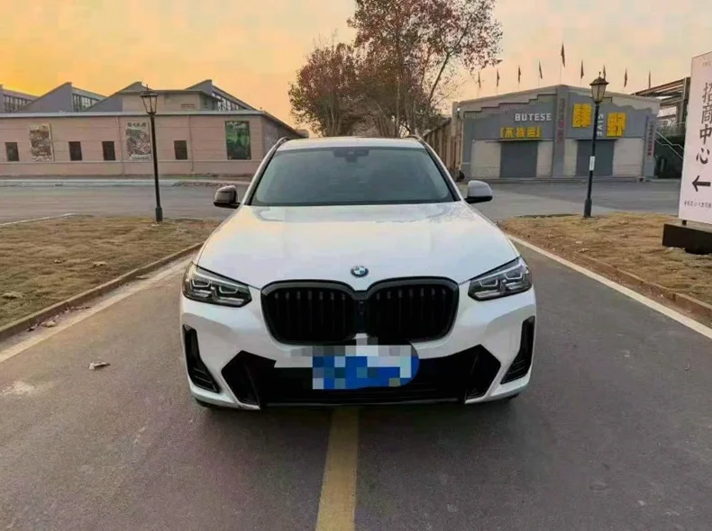 22年宝马X3 xDrive30i领先型M曜夜套装