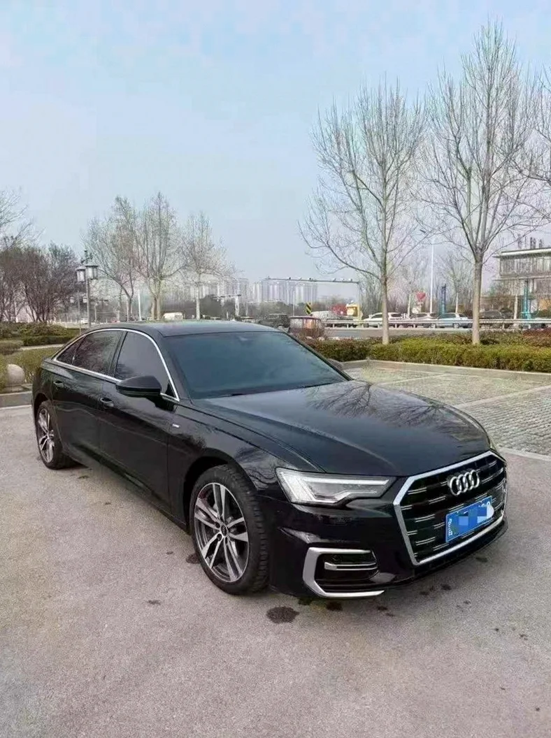 奥迪A6L 正面外观三