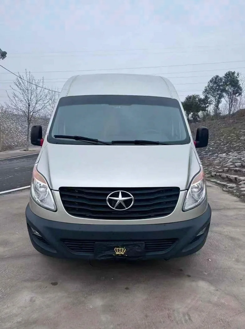 25年江淮星锐中轴高顶7座后双胎