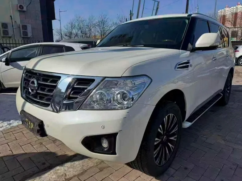 日产途乐 正面外观二