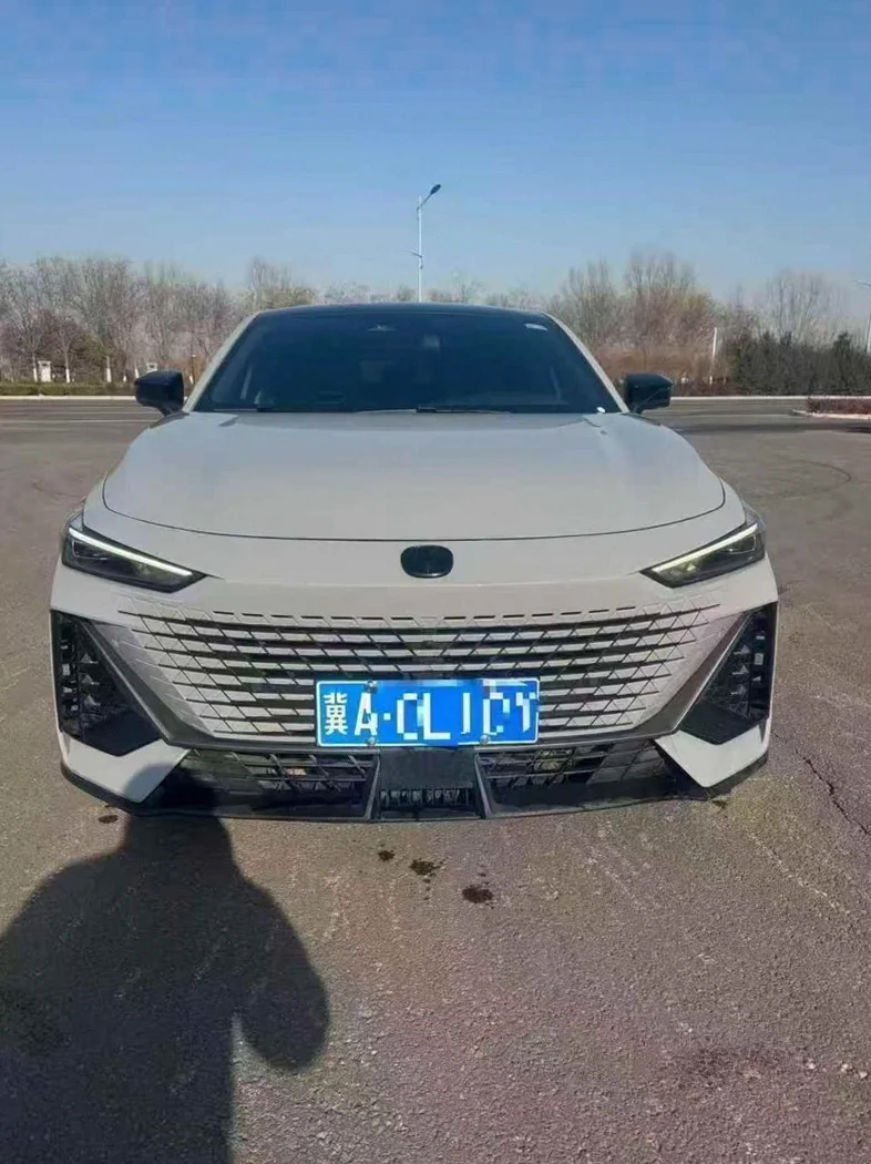 23年长安UNI-V 1.5T顶配