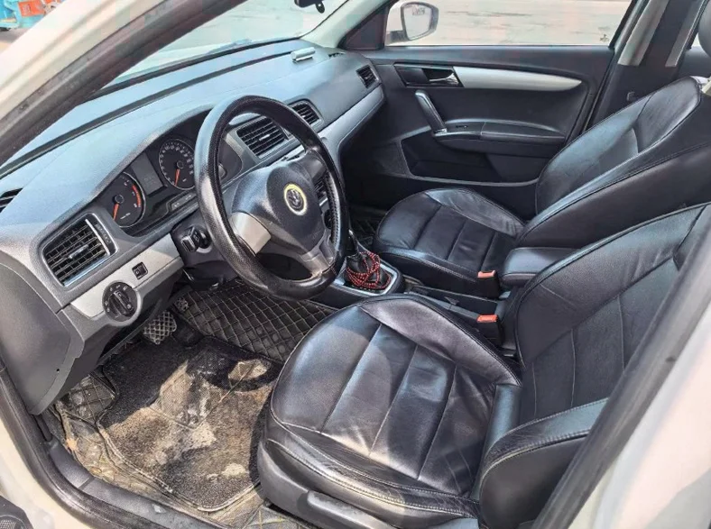 大众朗行 后面外观二