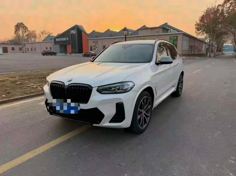 宝马X3 正面外观三