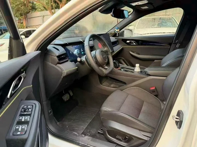 领克03 正面外观三