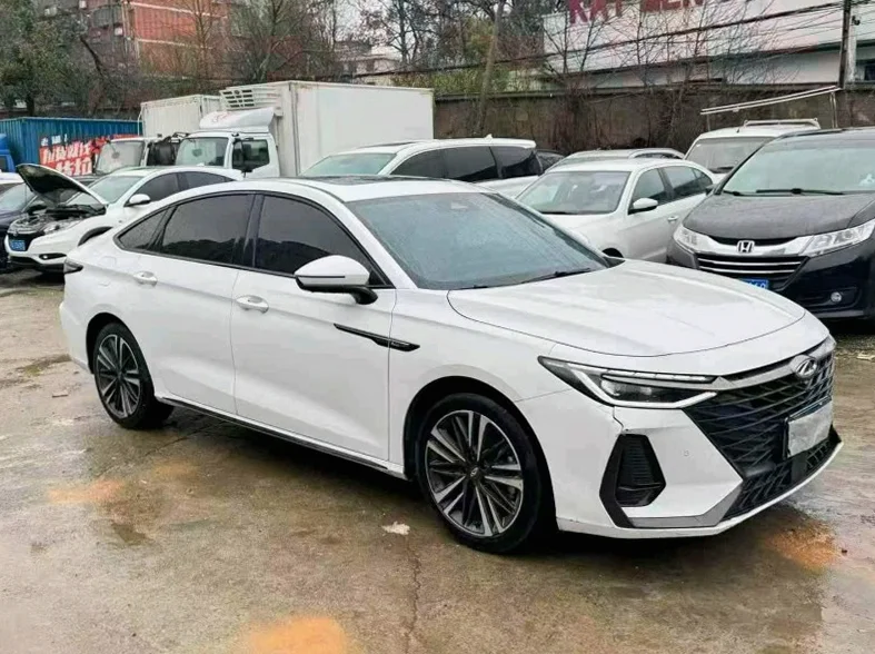 奇瑞艾瑞泽 正面外观三