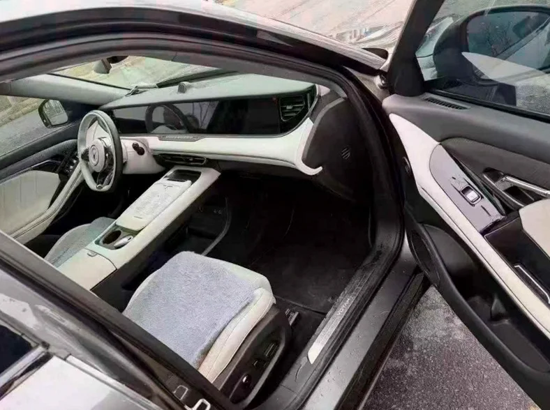 岚图汽车FREE 内饰前排