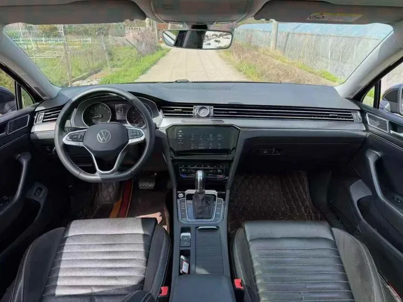 大众迈腾 正面外观三