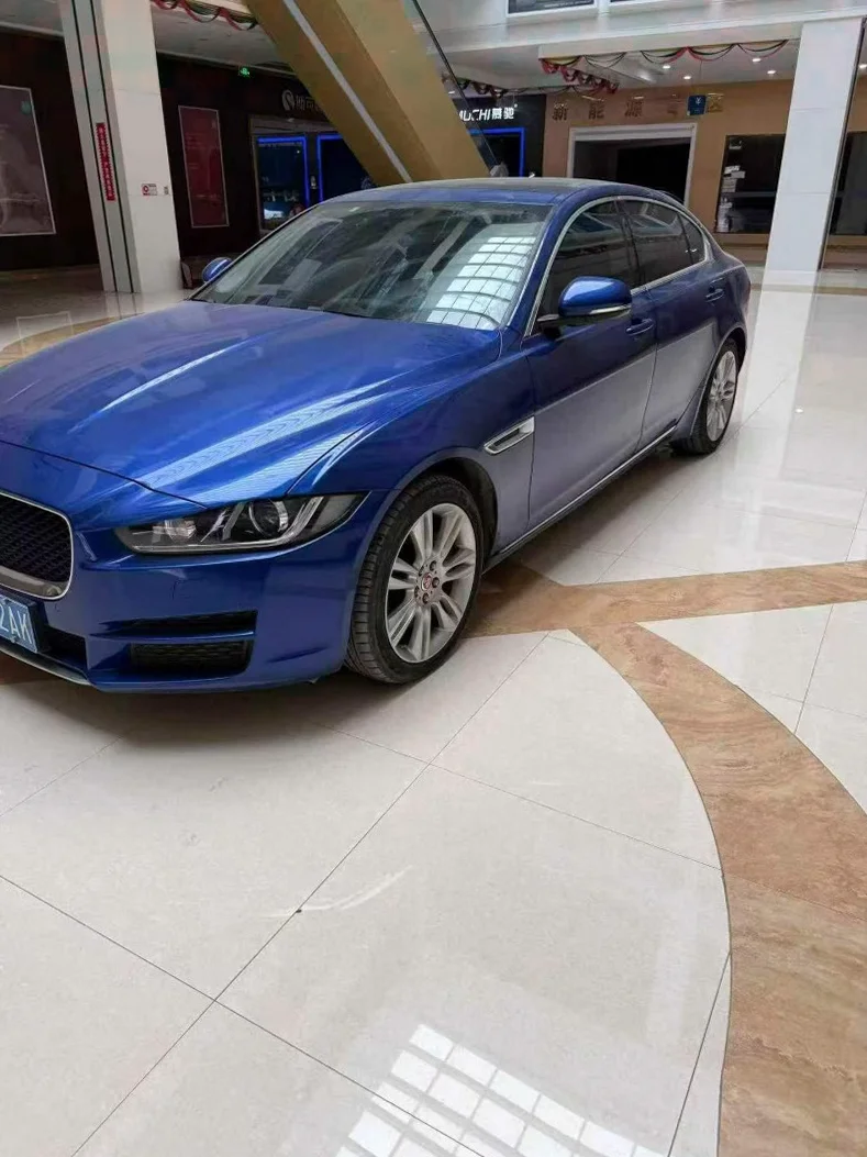 捷豹XEL 正面外观二