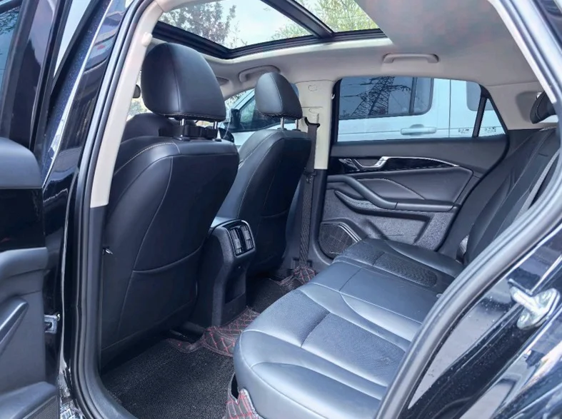 奔腾B70 后面外观一