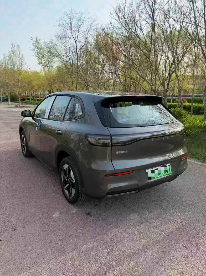 吉利银河 内饰前排