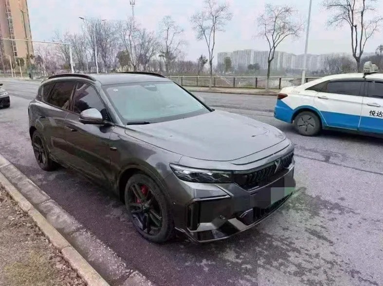 岚图汽车FREE 正面外观二