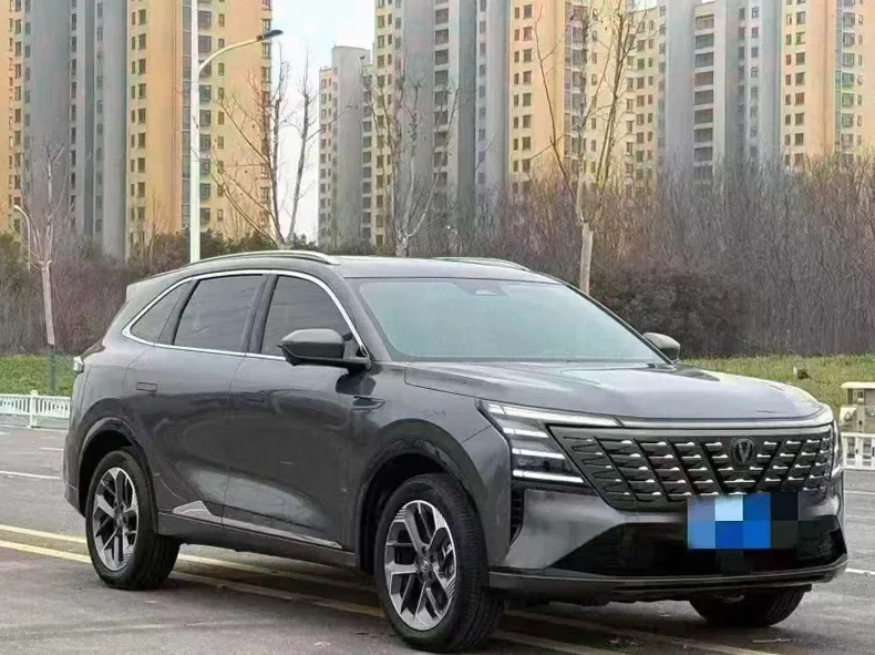 长安汽车UNI 正面外观三