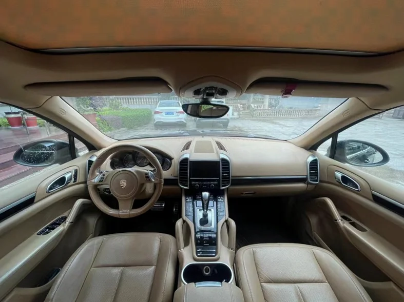 保时捷卡宴 后面外观三