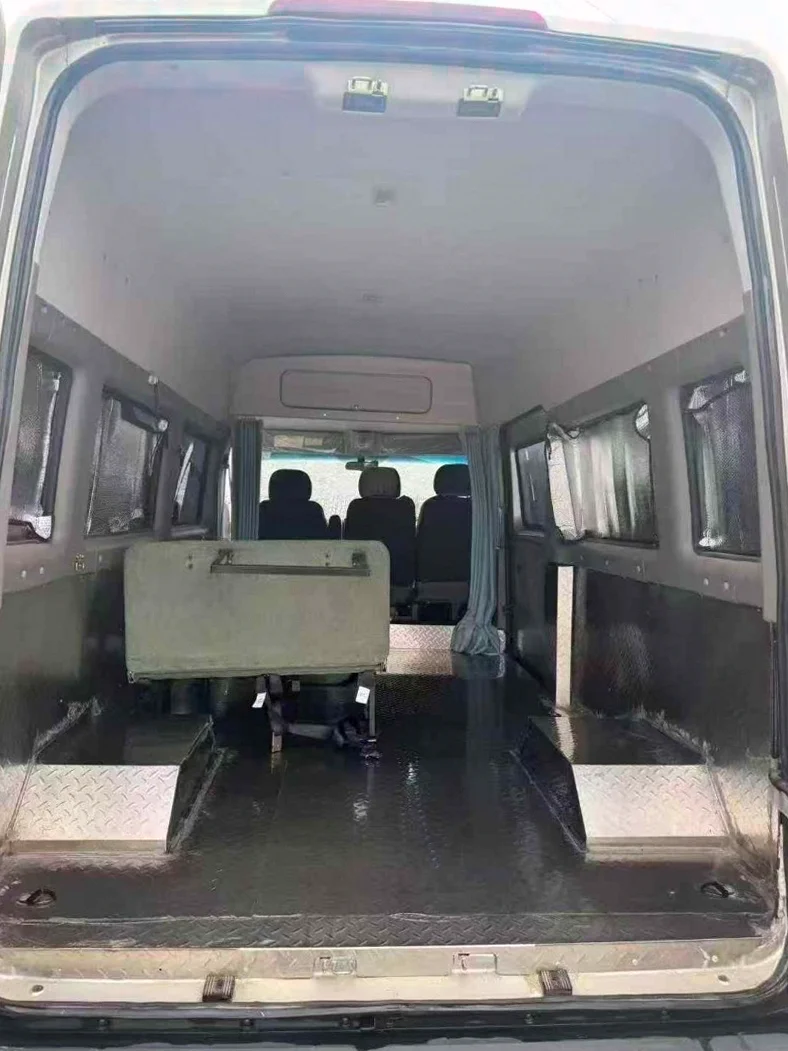 江淮星锐 后面外观一