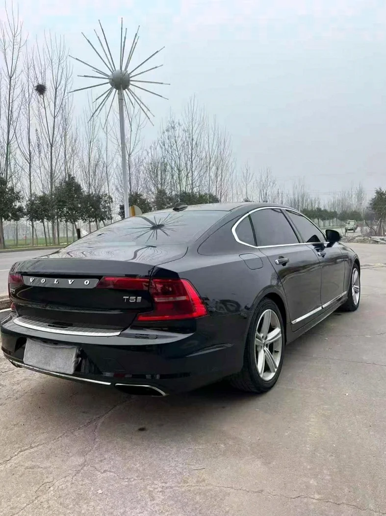 沃尔沃S90 内饰后排