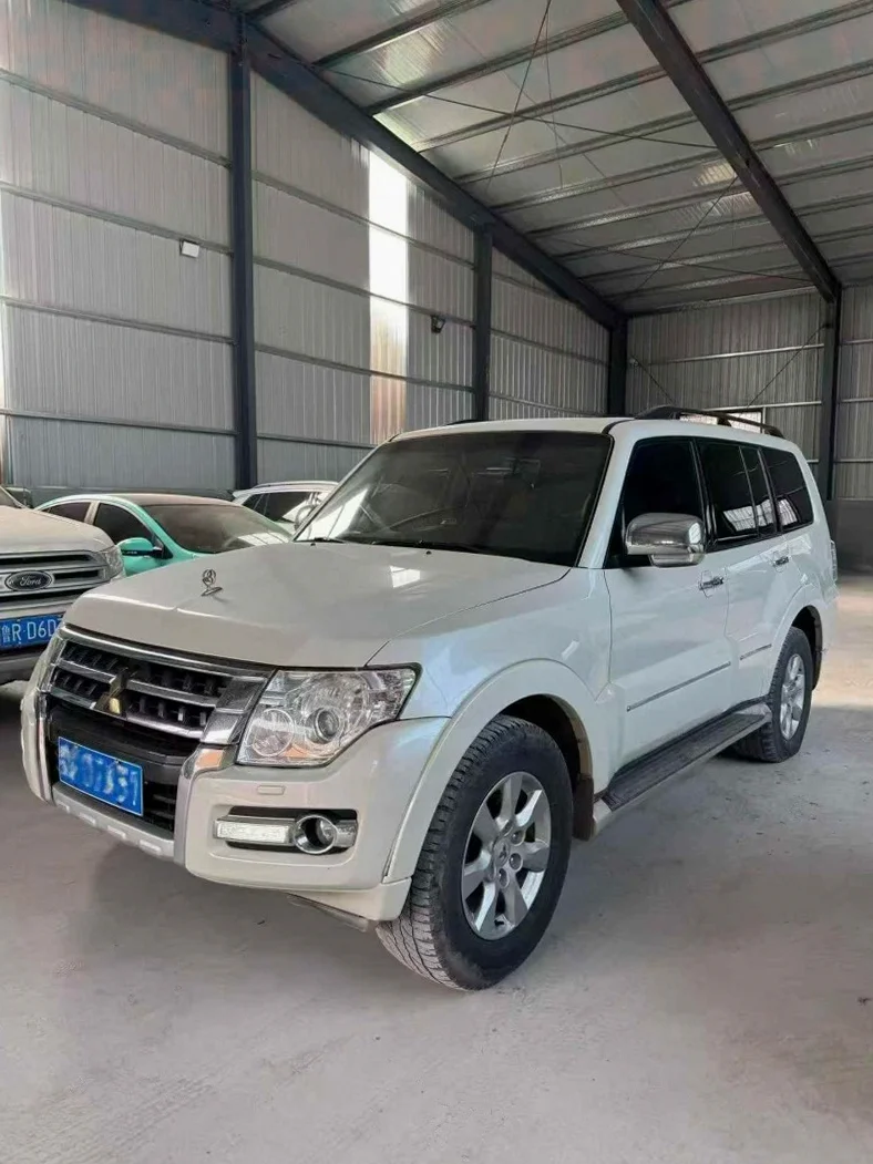 三菱帕杰罗 正面外观二