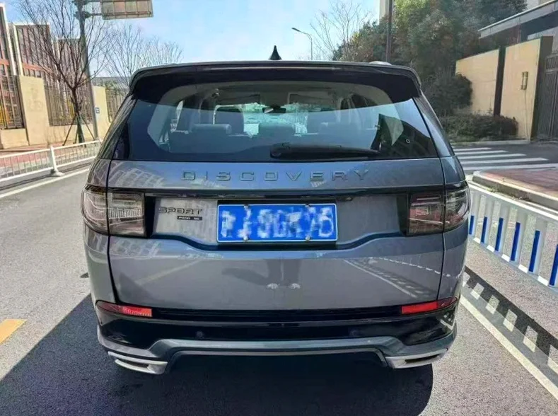 路虎发现神行 驾驶室